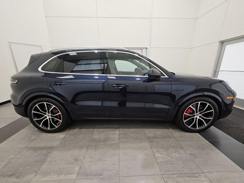 New 2026 Porsche Cayenne S image 9