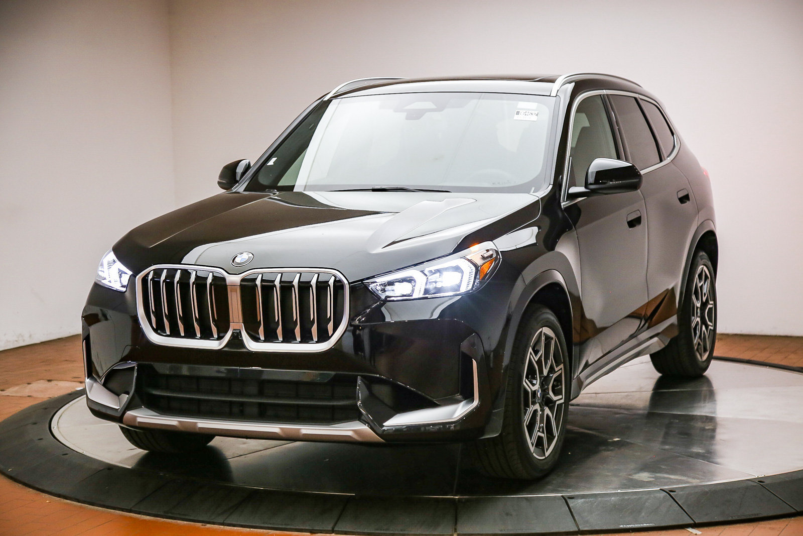 New 2026 BMW X1 xDrive28i w/ Technology Package
