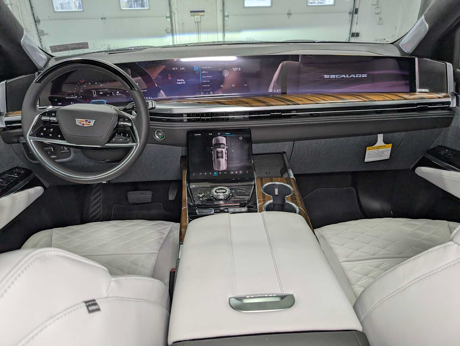New 2026 Cadillac Escalade ESV Platinum Luxury AWD/4WD image 12