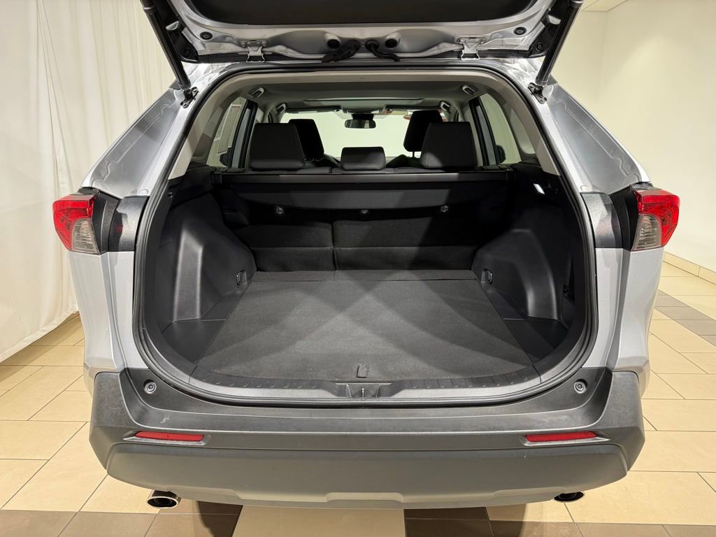 Certified 2022 Toyota RAV4 XLE w/ Convenience Package image 11