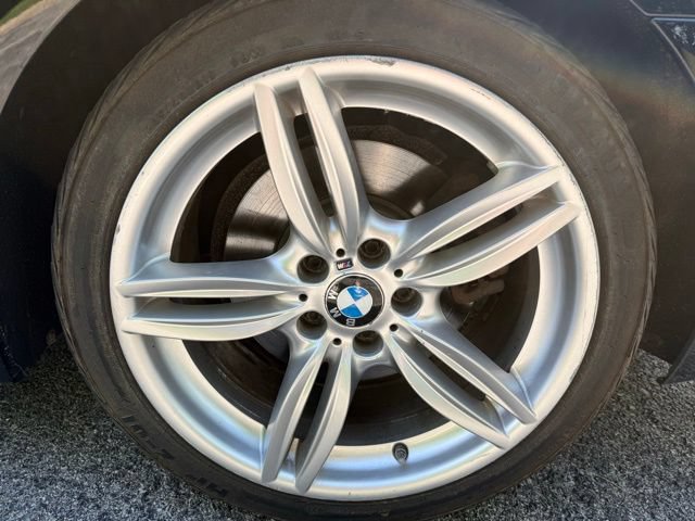 Used 2015 BMW 550i xDrive Sedan AWD/4WD image 9