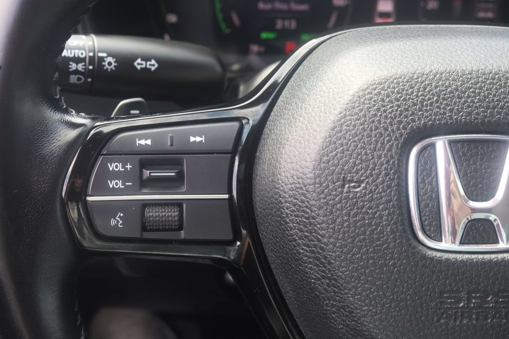 Used 2023 Honda Accord Touring image 12