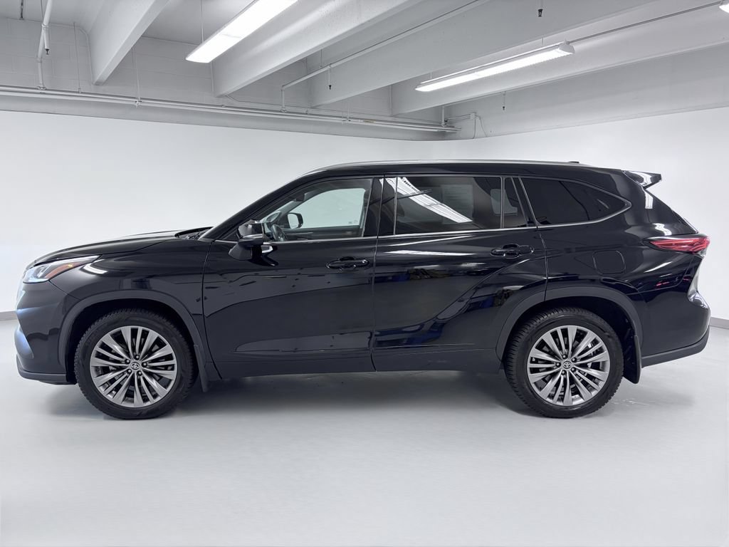 Used 2020 Toyota Highlander Platinum AWD/4WD image 4