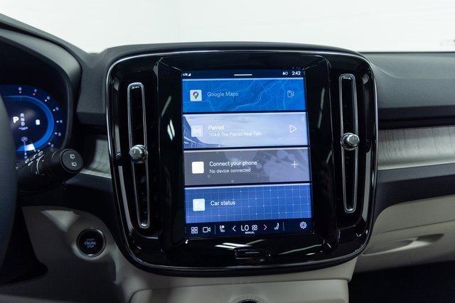 Used 2024 Volvo XC40 B5 Ultimate w/ Protection Package Premier image 23