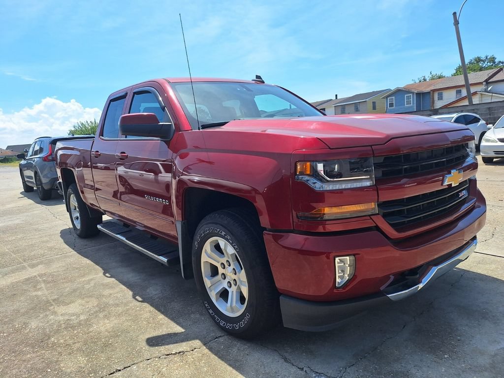 Used 2018 Chevrolet Silverado 1500 LT w/ All Star Edition AWD/4WD image 3