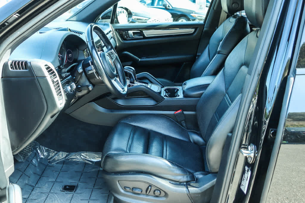 Used 2023 Porsche Cayenne Platinum Edition AWD/4WD image 20