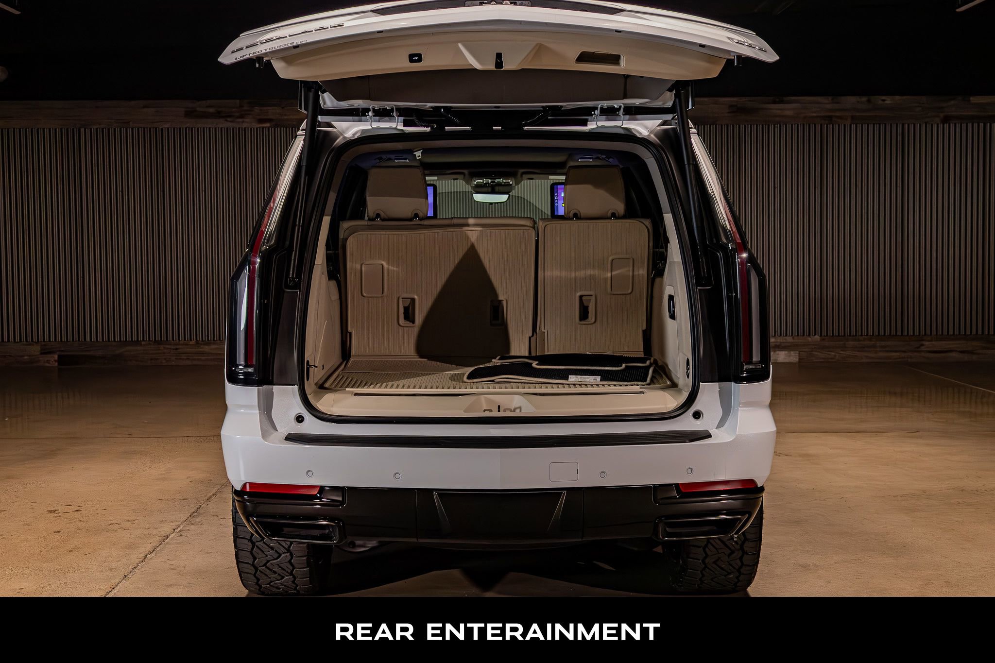 Used 2026 Cadillac Escalade ESV Platinum Sport w/ LPO, Floor Liner Package image 9