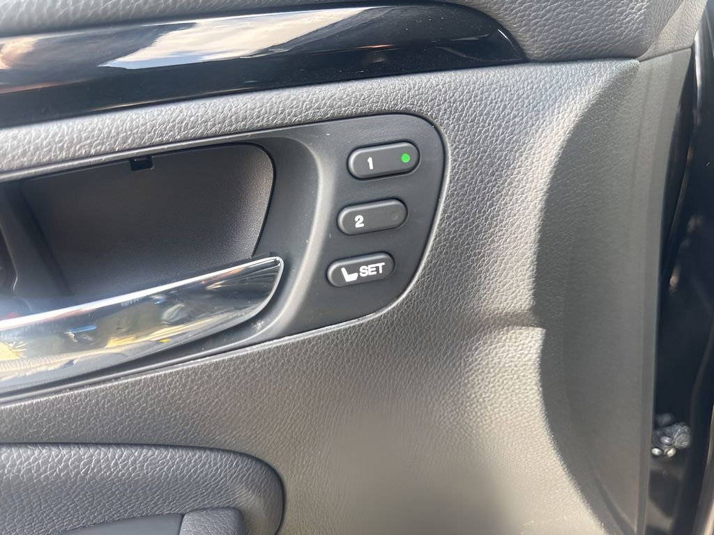 Used 2022 Honda Pilot Touring image 11