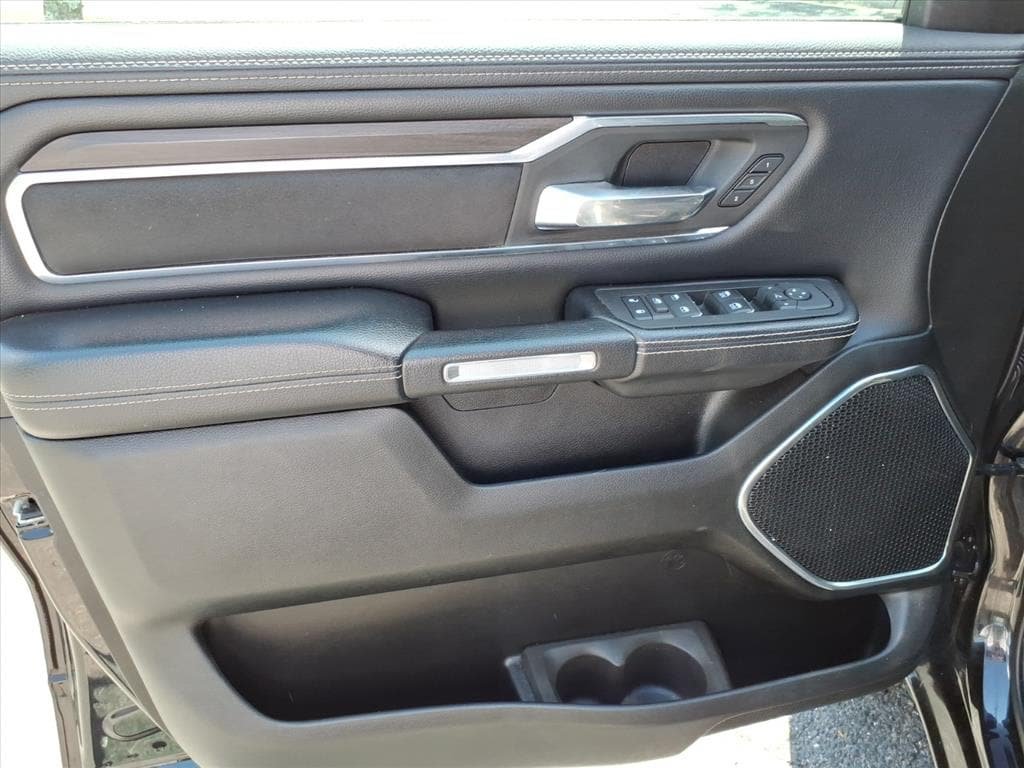 Used 2025 RAM 1500 Laramie AWD/4WD image 24