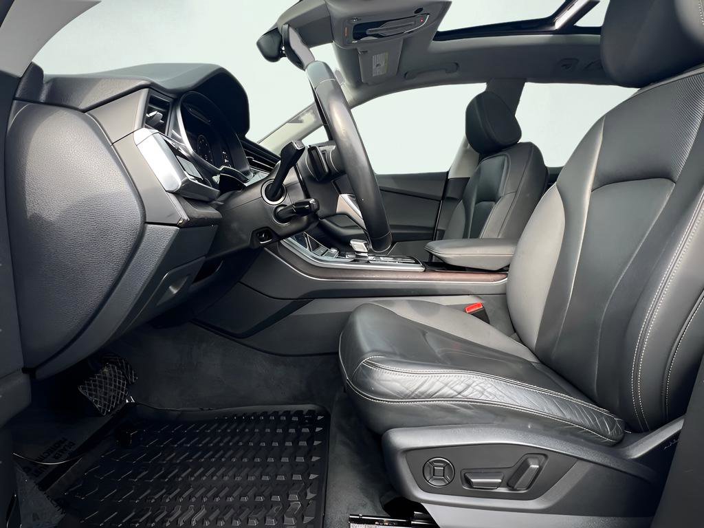 Used 2020 Audi Q8 Premium Plus w/ Premium Plus Package image 16