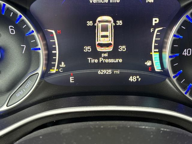 Used 2024 Chrysler Pacifica Touring-L image 21