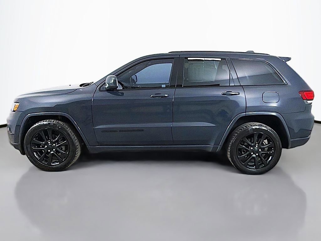 Used 2017 Jeep Grand Cherokee Altitude image 10