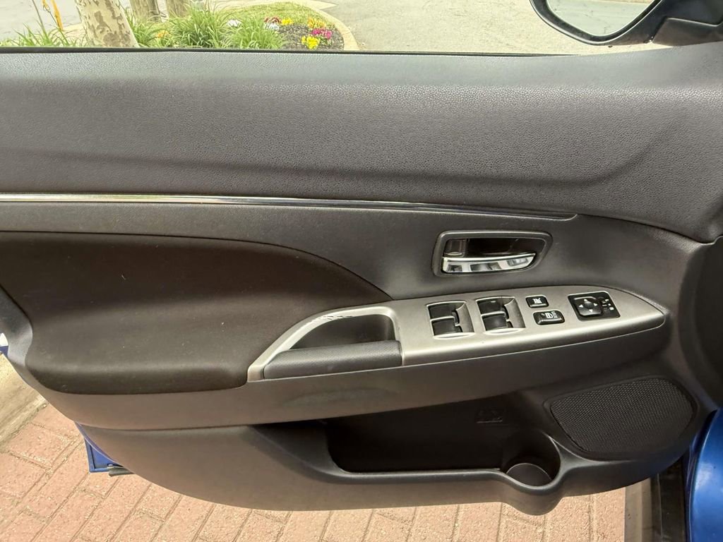Used 2019 Mitsubishi Outlander Sport ES FWD image 9