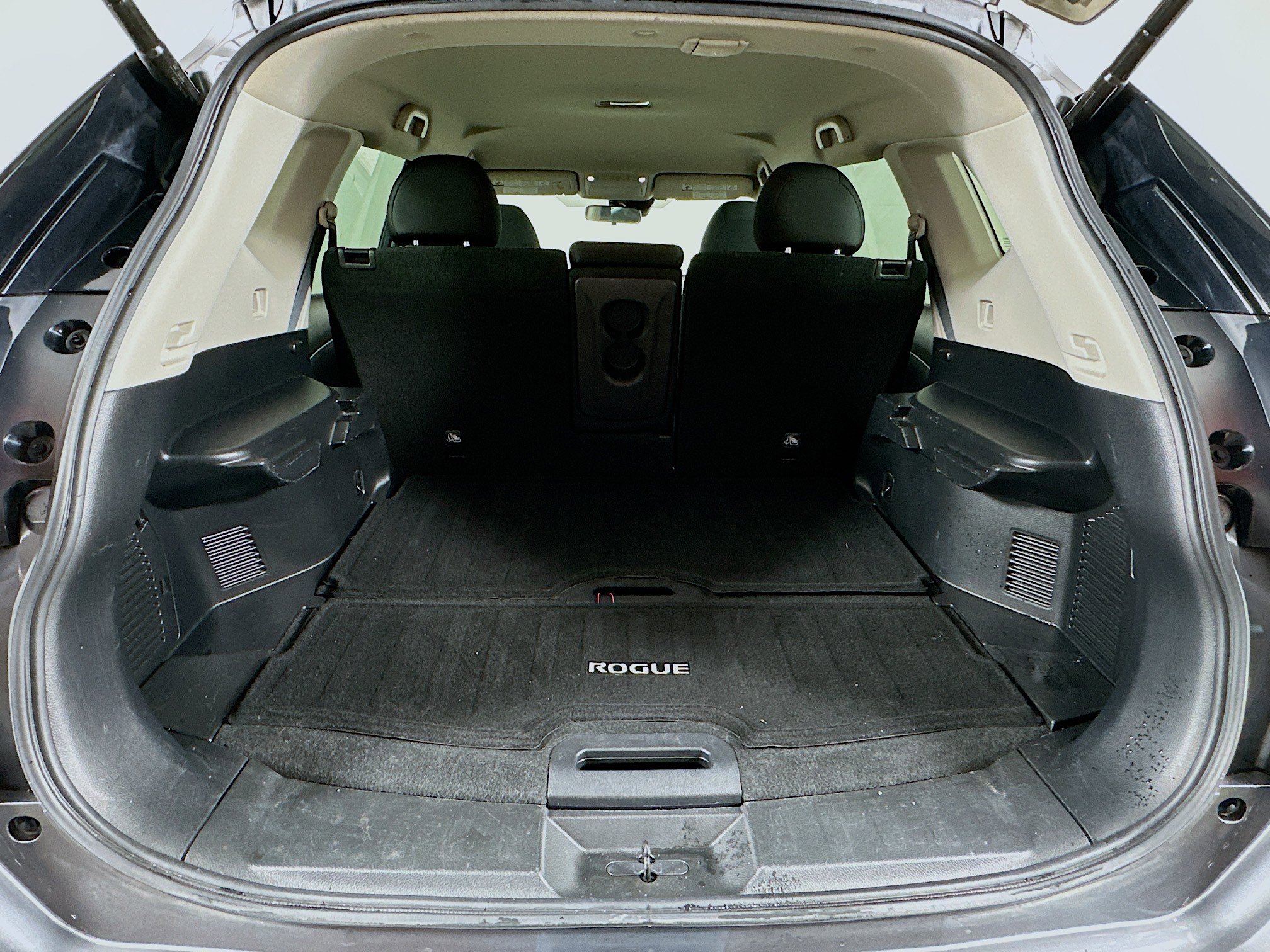 Used 2019 Nissan Rogue SV image 28