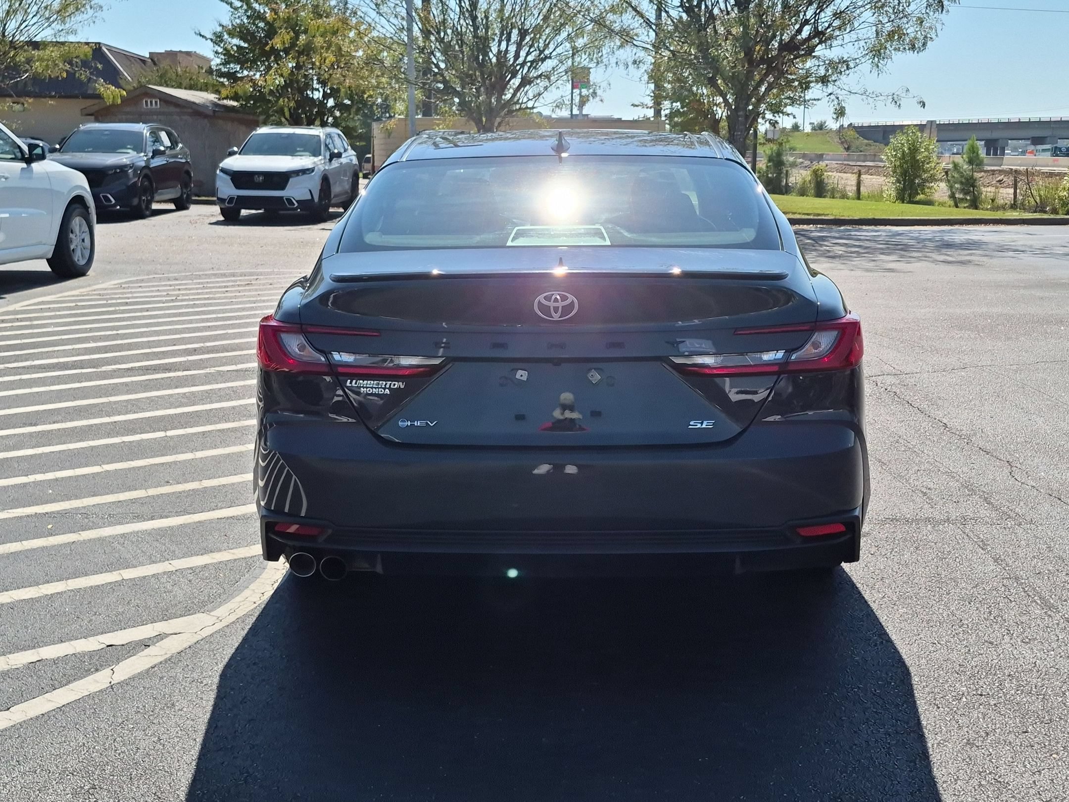Used 2025 Toyota Camry SE FWD image 4