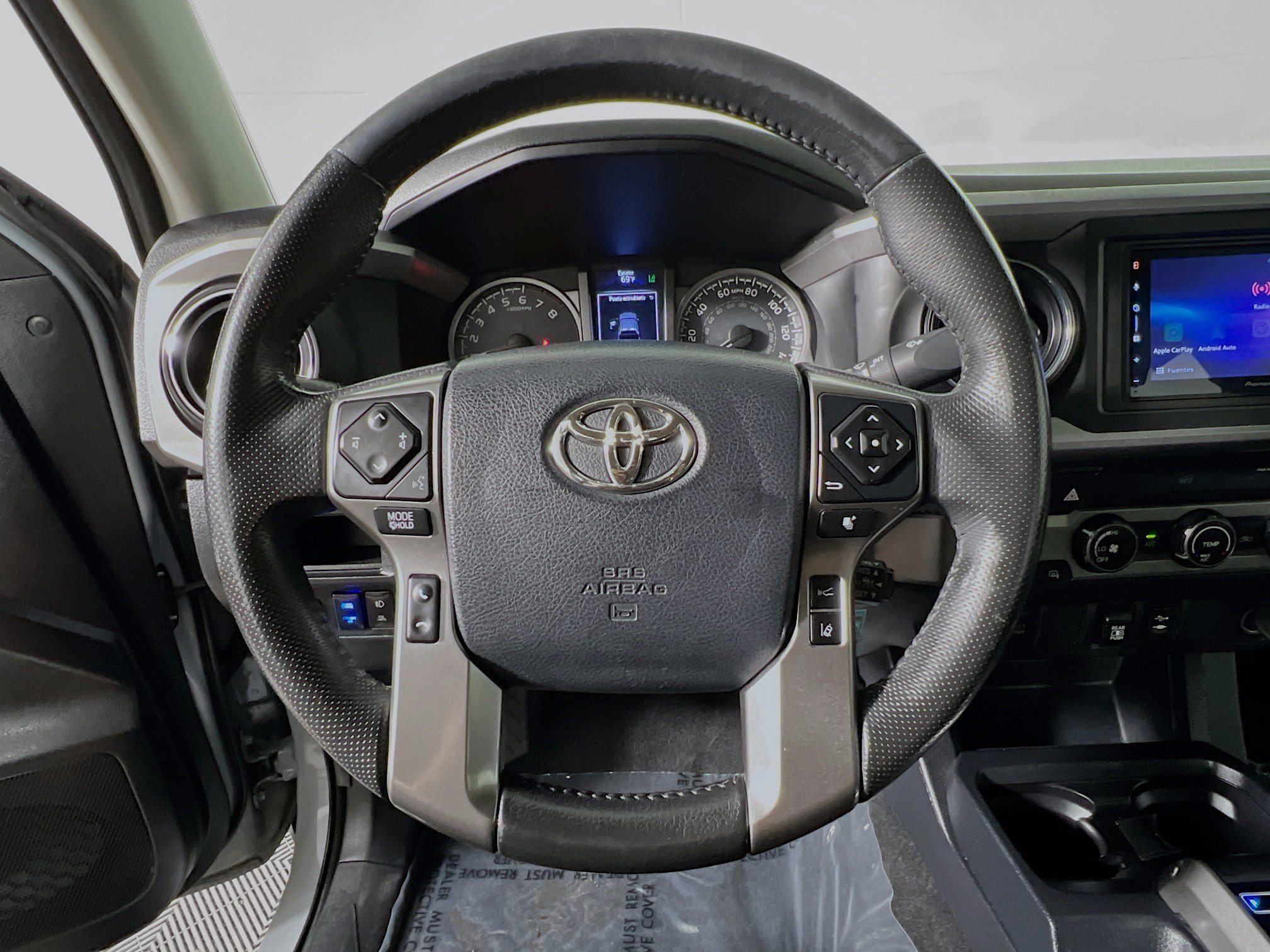 Used 2019 Toyota Tacoma SR5 RWD image 18