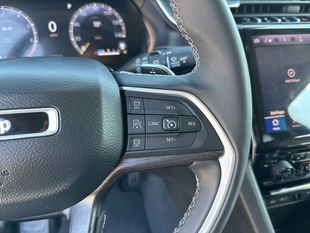 Used 2023 Jeep Grand Cherokee Limited w/ Black Appearance Package image 29
