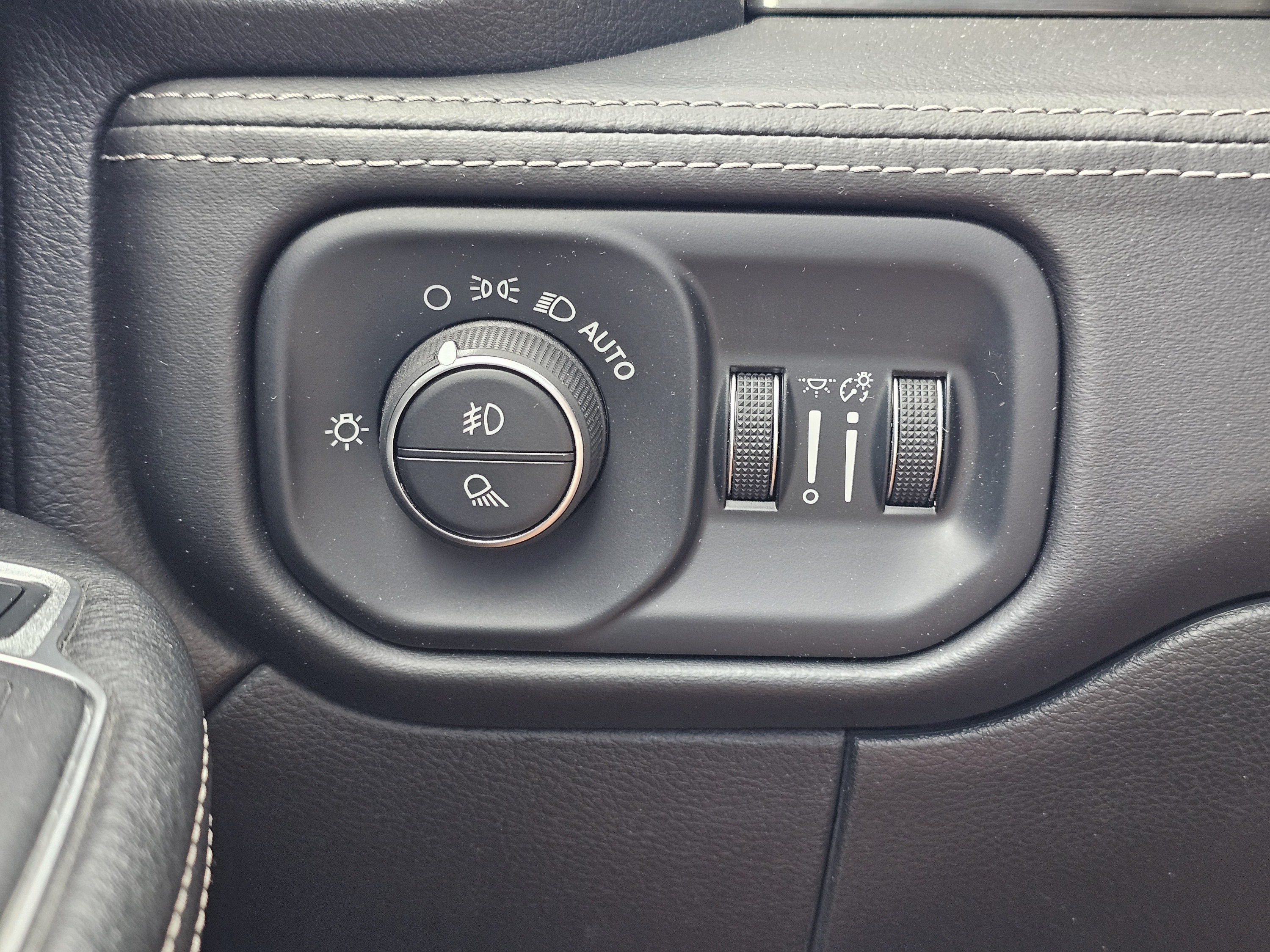 Used 2020 RAM 2500 Limited AWD/4WD image 20