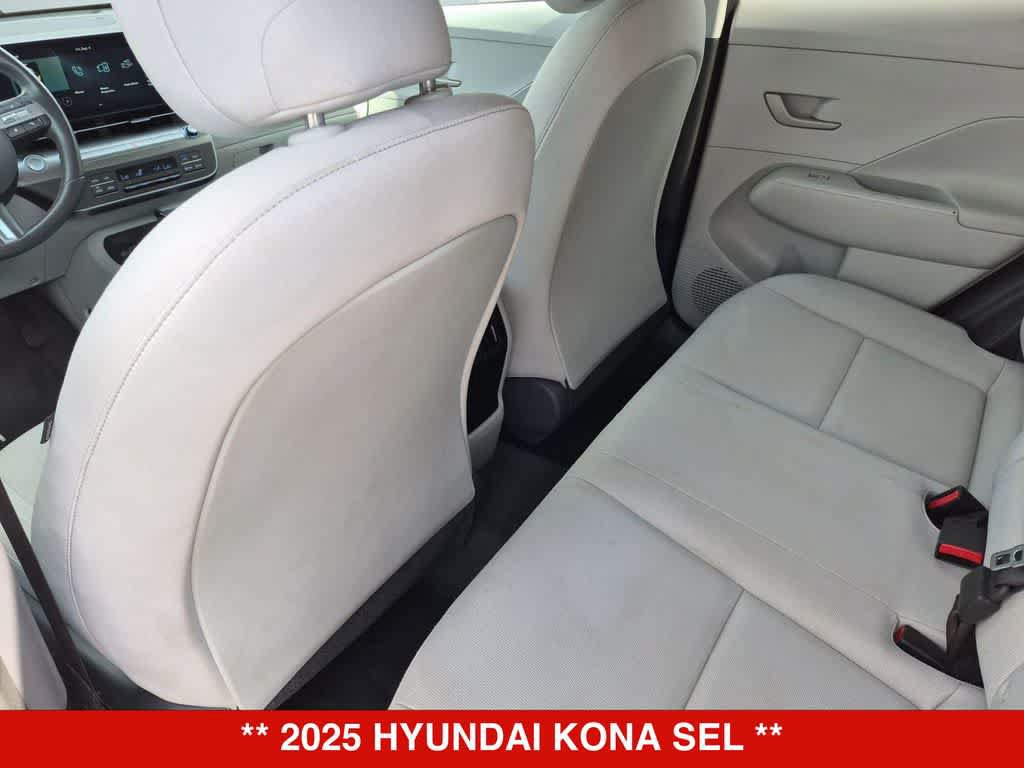 Used 2025 Hyundai Kona SEL FWD image 18