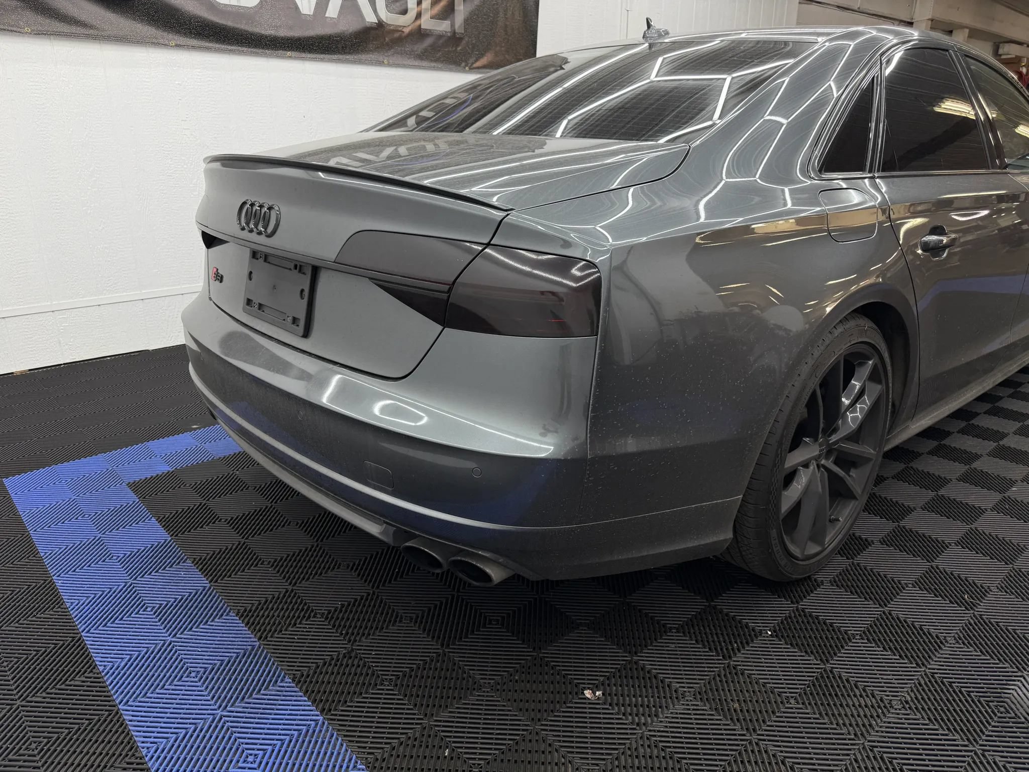 Used 2017 Audi S8 Plus w/ S8 Cold Weather Package AWD/4WD image 3