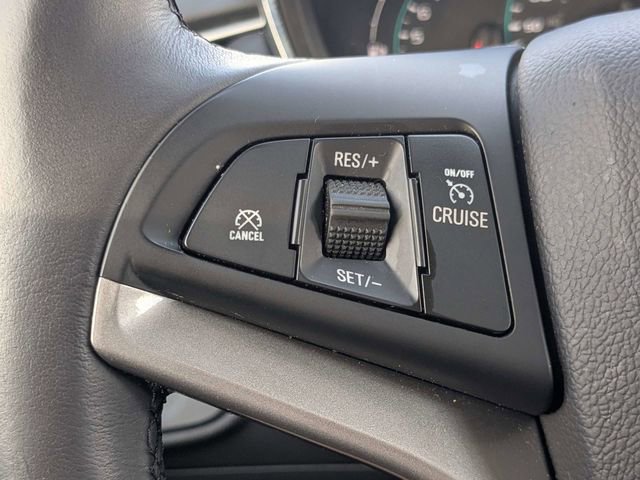 Used 2022 Chevrolet Trax LT w/ LT Convenience Package image 24