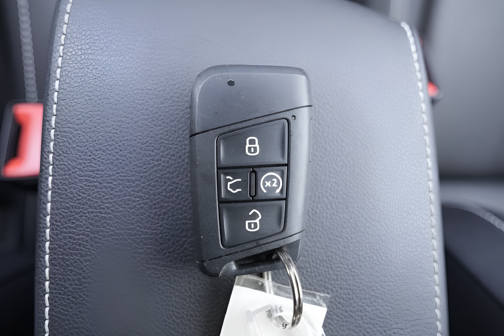 Used 2023 Volkswagen Tiguan SE w/ Panoramic Sunroof Package FWD image 39