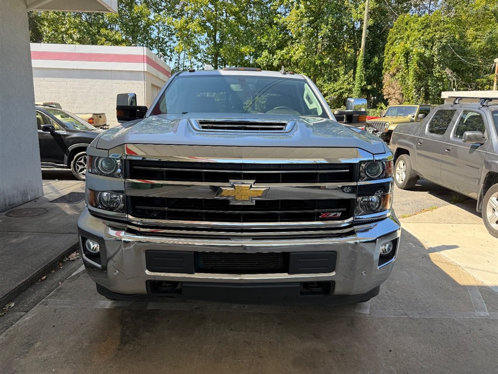 Used 2019 Chevrolet Silverado 2500 LTZ w/ Duramax Plus Package AWD/4WD image 17