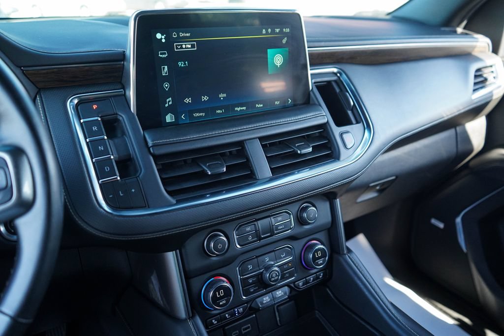 Used 2023 Chevrolet Suburban Premier AWD/4WD image 7