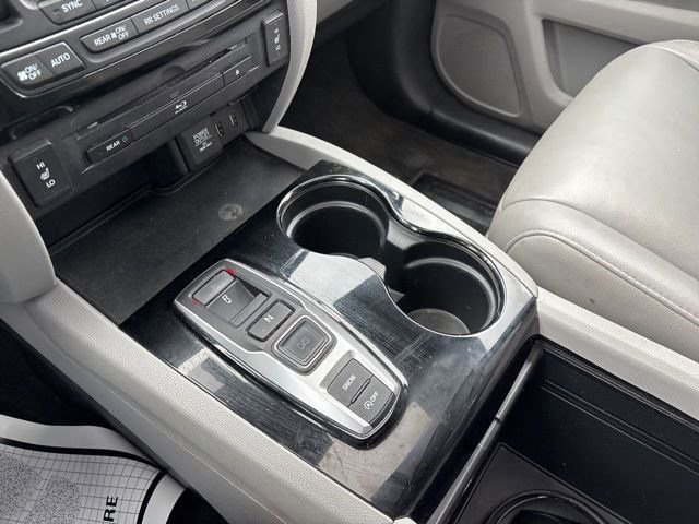 Used 2016 Honda Pilot Touring image 25
