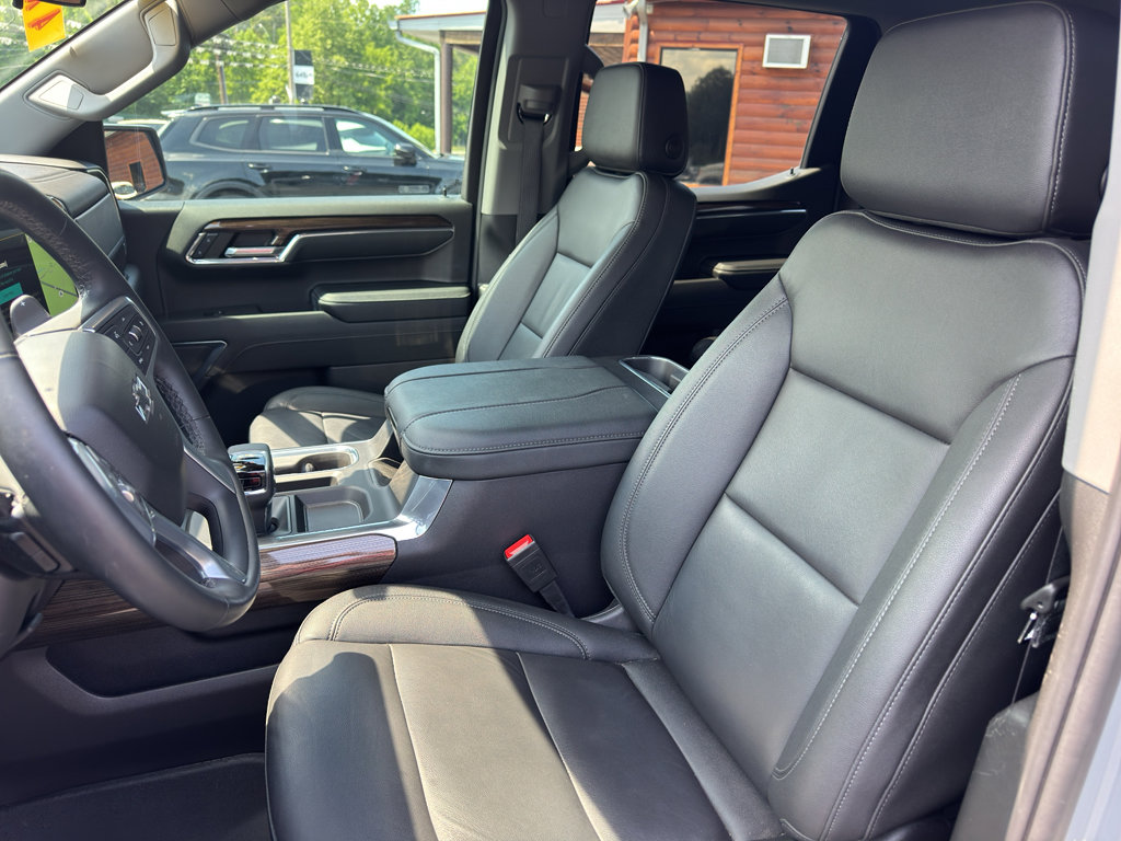Used 2024 Chevrolet Silverado 1500 LT Trail Boss w/ Convenience Package II AWD/4WD image 9