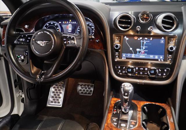 Used 2018 Bentley Bentayga AWD/4WD image 18