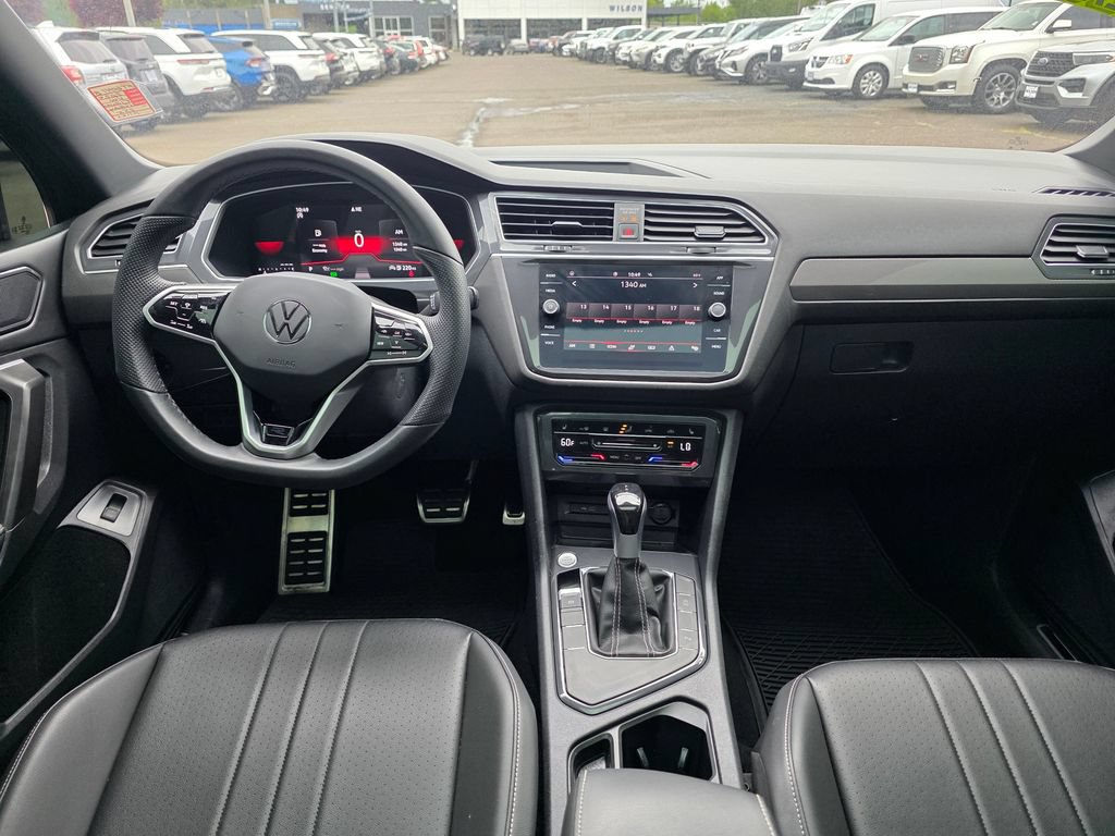 Used 2024 Volkswagen Tiguan SE R-Line FWD image 5