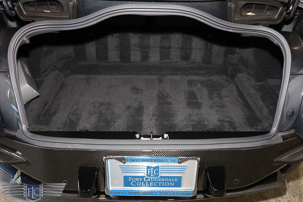 Used 2022 Aston Martin DBS Superleggera image 40