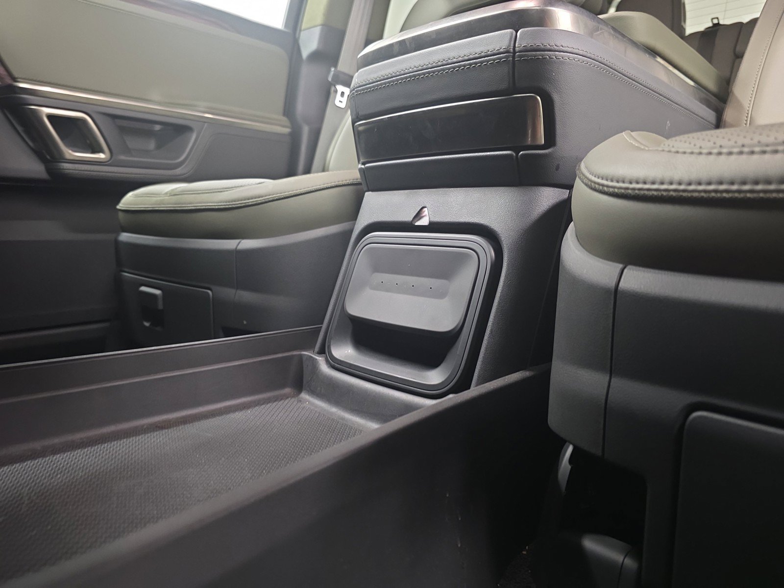 Used 2023 Rivian R1T Adventure AWD/4WD image 31