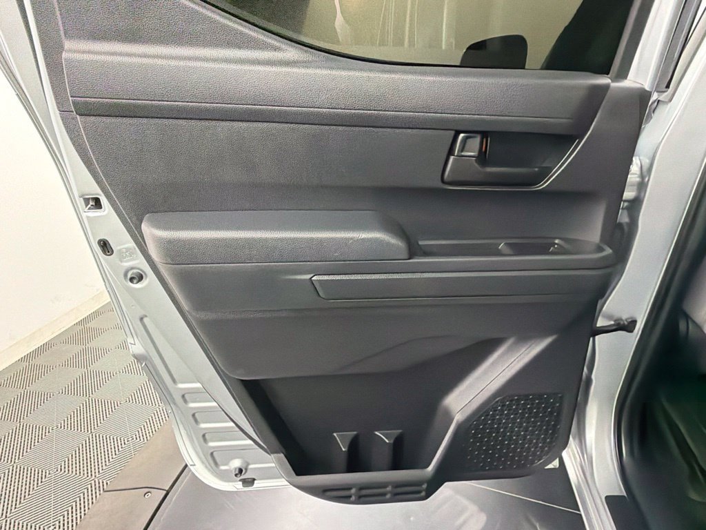 Certified 2025 Toyota Tacoma SR5 AWD/4WD image 37