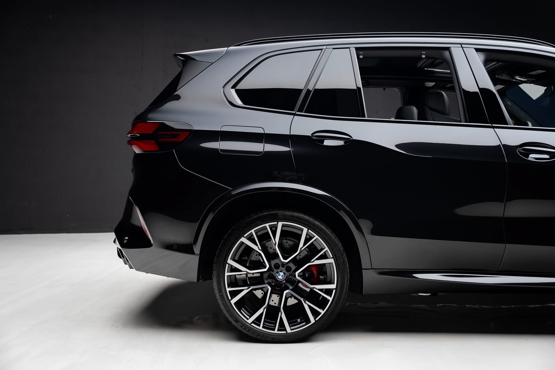 Used 2024 BMW X5 M Competition w/ Executive Package AWD/4WD image 38