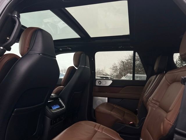 Used 2022 Lincoln Navigator Reserve image 23