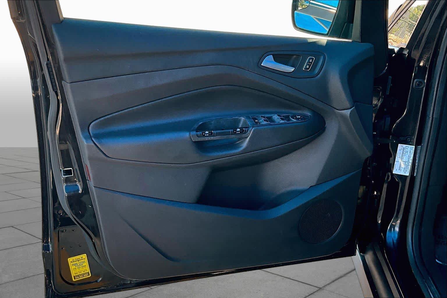 Used 2013 Ford C-MAX Energi SEL FWD image 22