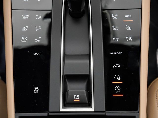 Certified 2025 Porsche Macan image 21