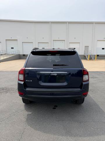 Used 2016 Jeep Compass Latitude AWD/4WD image 5