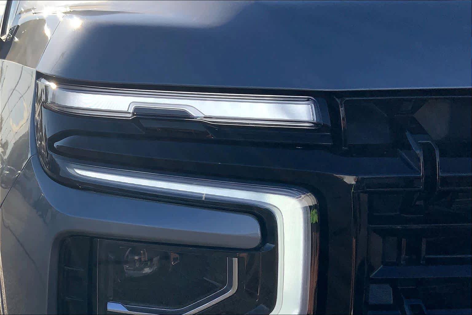 Used 2025 Chevrolet Suburban Z71 AWD/4WD image 27