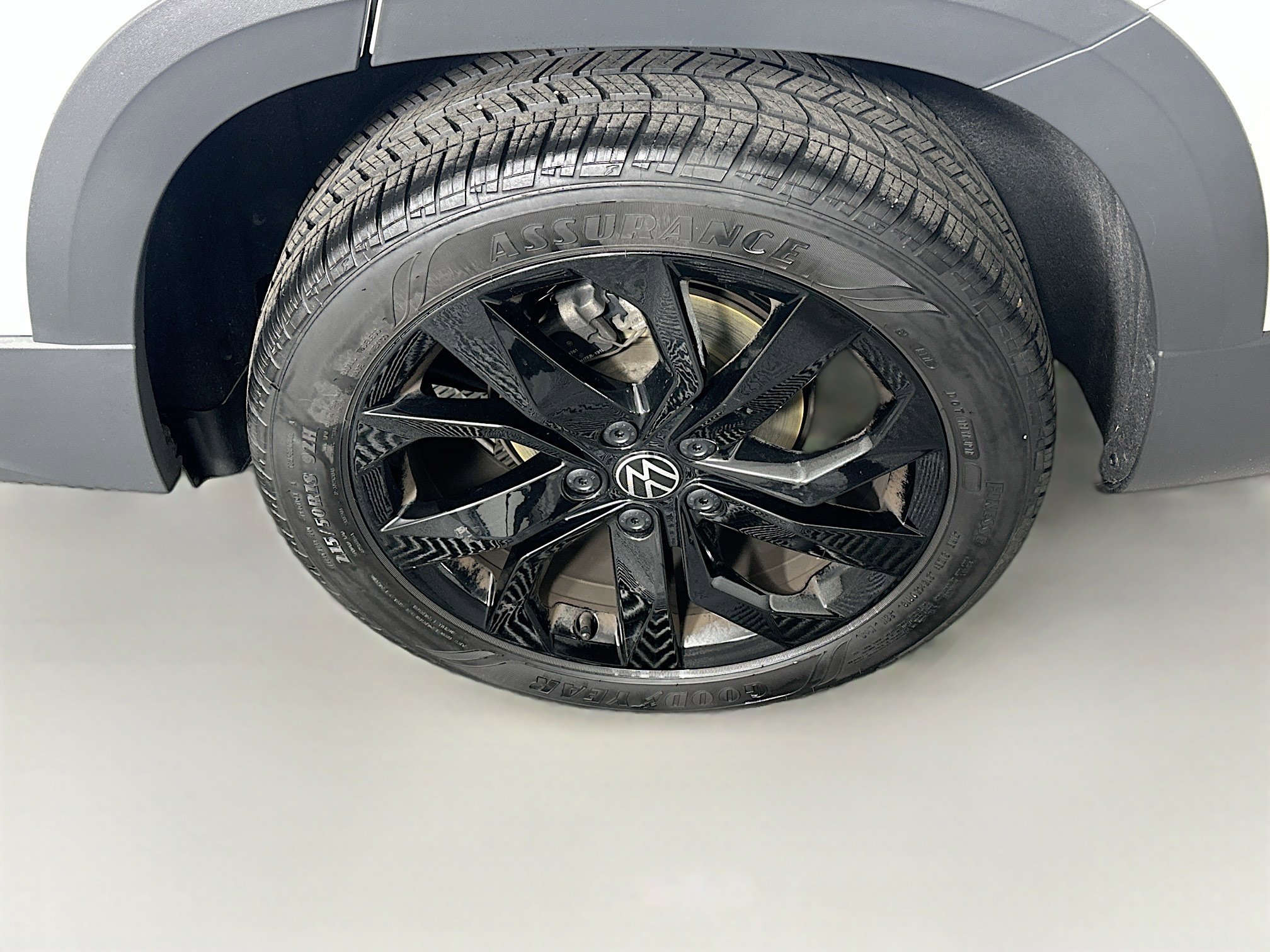 Used 2024 Volkswagen Taos SE image 11