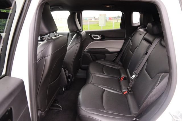 Used 2025 Jeep Compass Limited AWD/4WD image 9