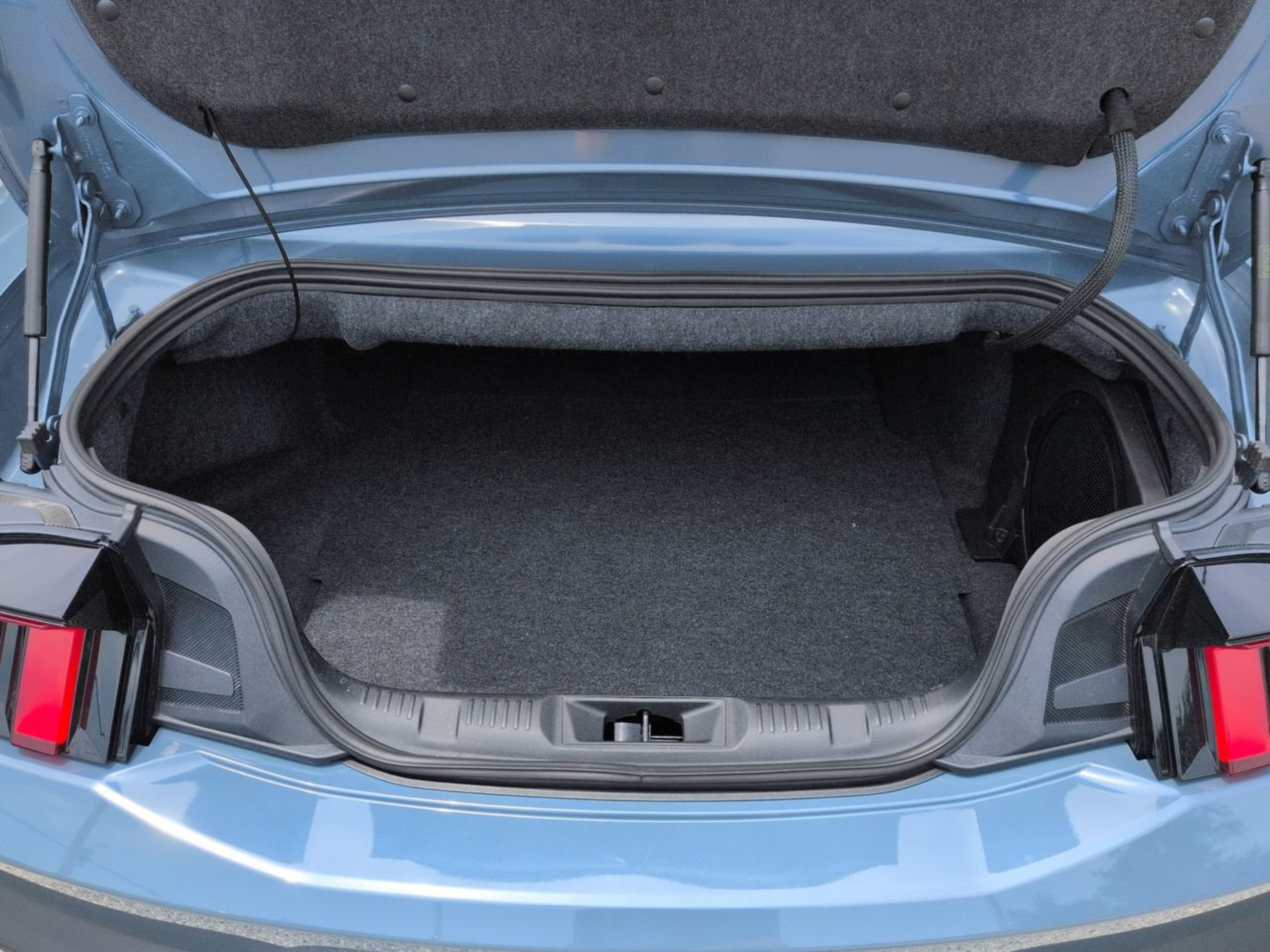 Used 2025 Ford Mustang GT Premium RWD image 16
