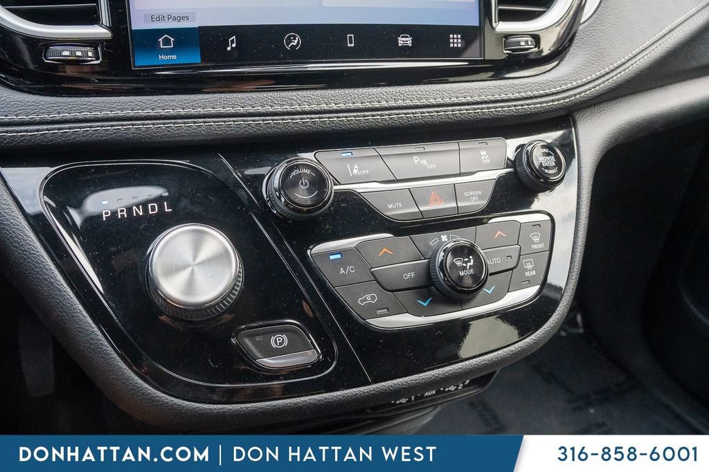 Used 2021 Chrysler Pacifica Touring w/ S Appearance Package FWD image 9