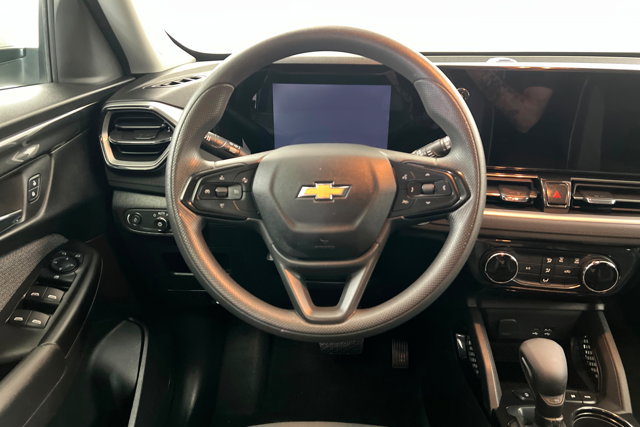 Used 2025 Chevrolet TrailBlazer LT AWD/4WD image 12