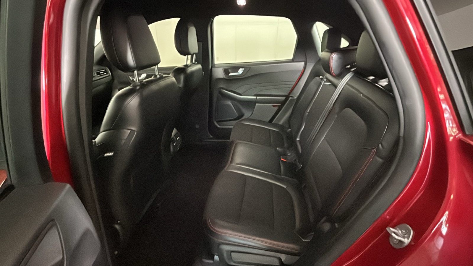 Used 2024 Ford Escape ST-Line w/ Tech Pack #1 FWD image 33