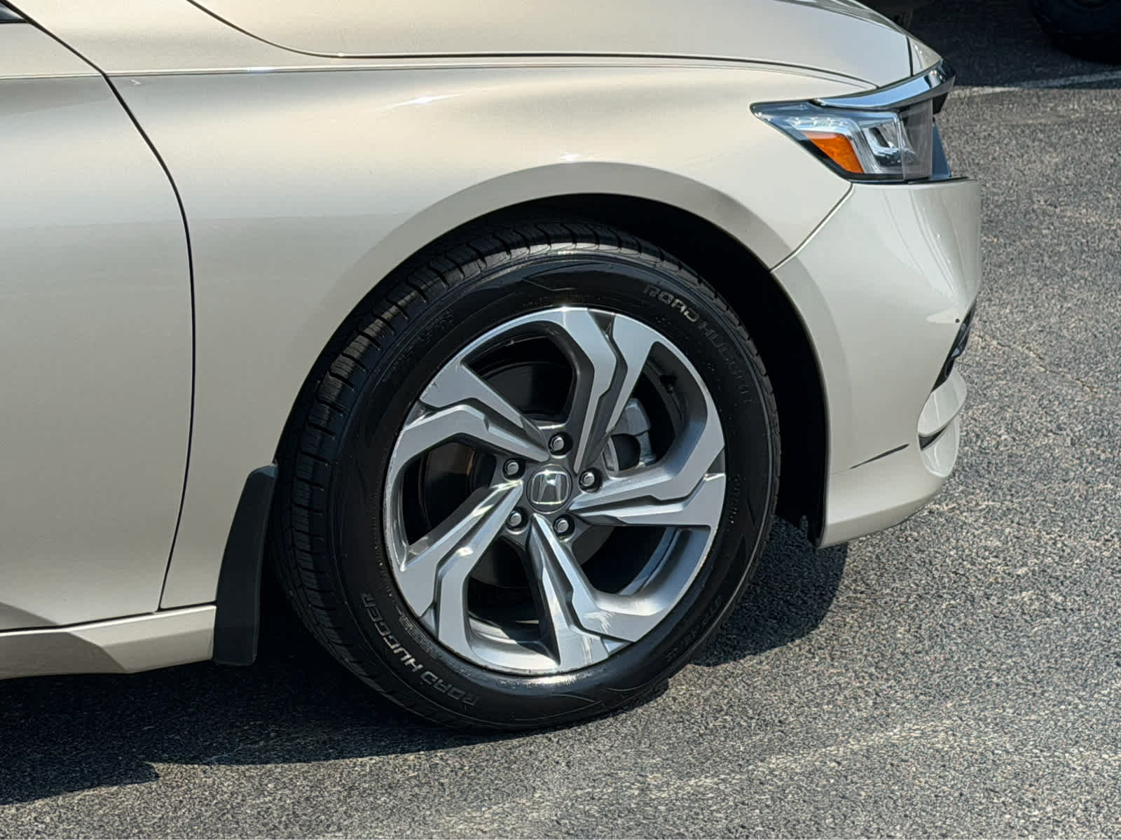 Used 2019 Honda Accord EX-L image 11