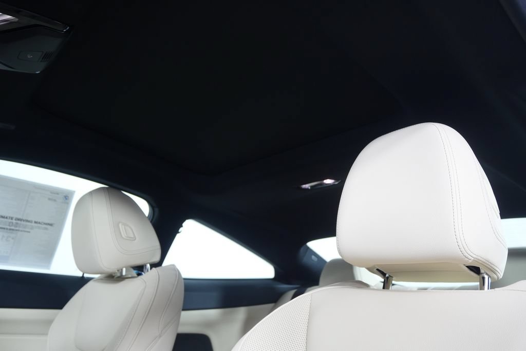 Used 2027 BMW 430i Coupe w/ M Sport Package RWD image 11