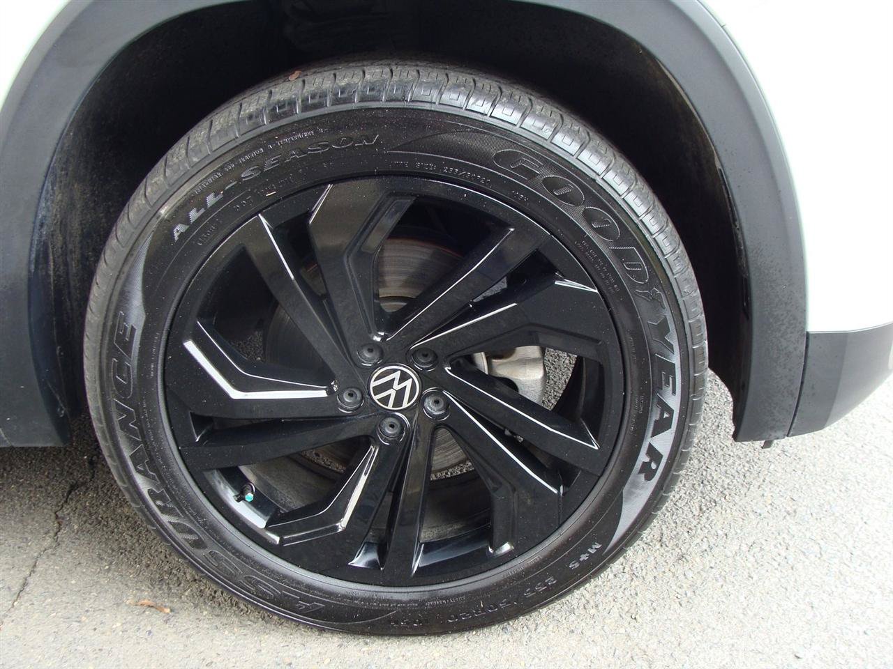 Used 2022 Volkswagen Atlas SE w/ Black Wheel Package FWD image 39